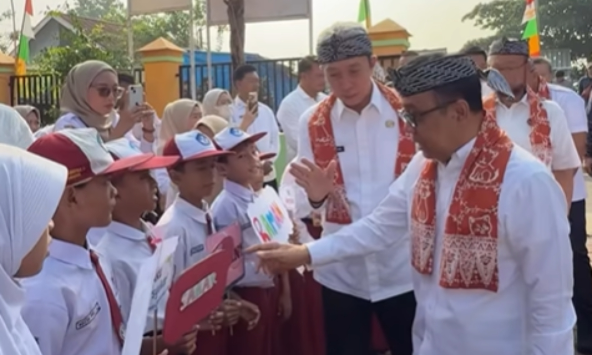 Menteri Kunjungi SDN Cimahpar 5
