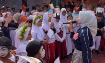 IMPLEMENTASI SERBUKATIF (Serbu Kata Positif) SDN Cipaku Perumda Kota Bogor Bersama Ibu Wali Kota Bog