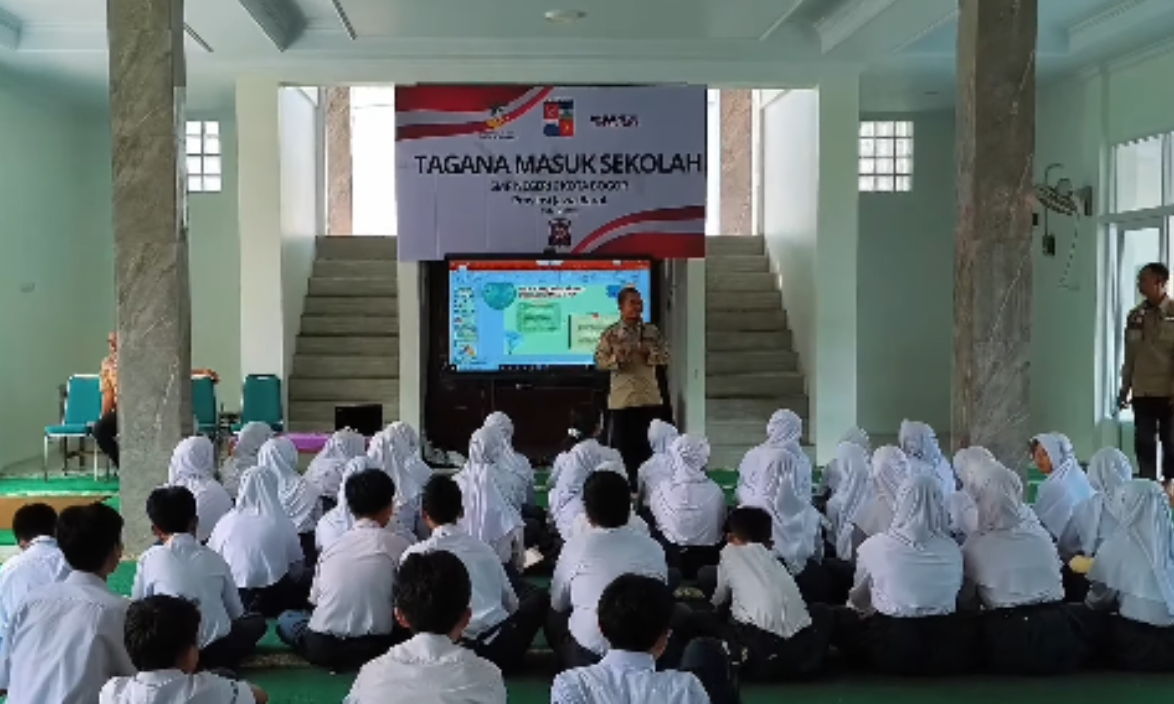SMP NEGERI 6 KOTA BOGOR  BERSAMA TAGANA MASUK SEKOLAH (TMS)