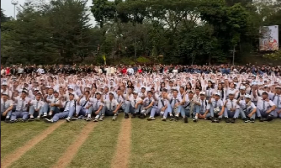 UPACARA PENURUNAN BENDERA DALAM RANGKA HUT KE-81 KEMERDEKAAN REPUBLIK INDONESIA TINGKAT KOTA BOGOR