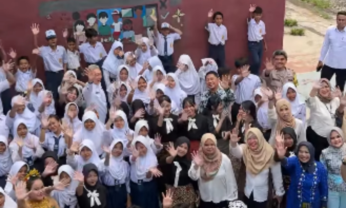 Mendampingi Wali Kota Bogor Dalam Menghadiri Syukuran revitalisasi Ruang Kelas Baru SMP PGRI 13 Kota